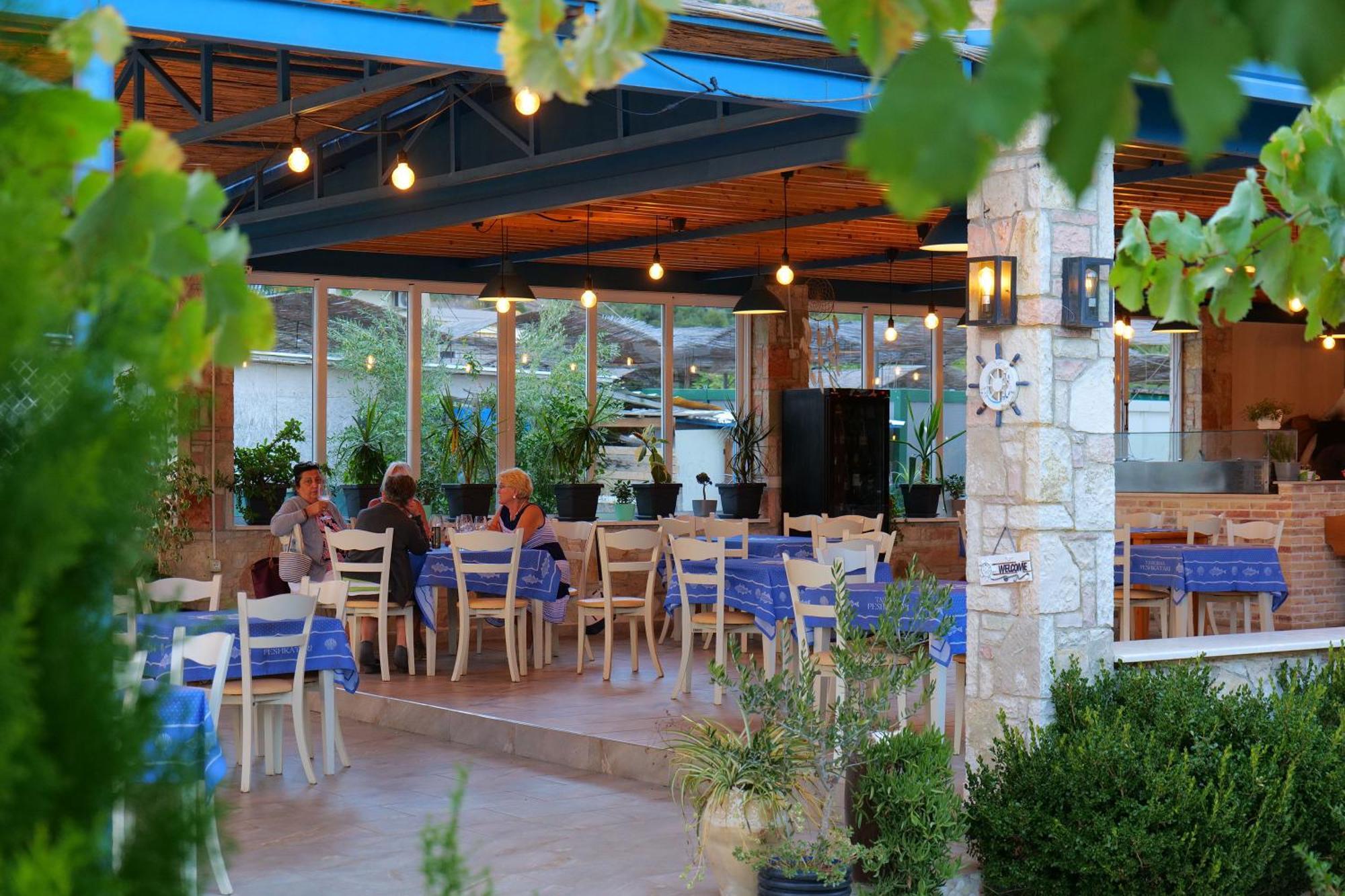 Hotel Jali Himare Exterior foto